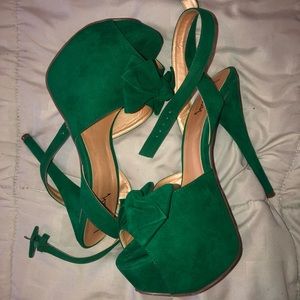Luichiny Green Platform Heel